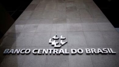 Novas regras do BC exigem autorização prévia para ofertas a clientes em risco de endividamento.