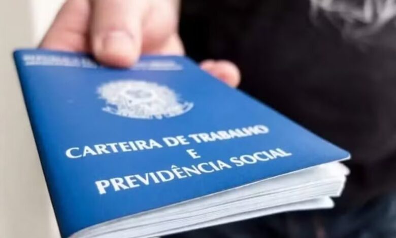 Ilustração sobre Flávio Bolsonaro e suas propostas para a reforma da CLT e a polêmica da escala 6x1