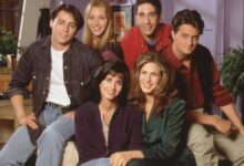 Irmã de Matthew Perry conta momento emocionante com Jennifer Aniston, Courteney Cox e outros no funeral 12 Cobertura da despedida de Matthew Perry com relato da irmã Mia Perry e presença do elenco de Friends.