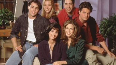 Cobertura da despedida de Matthew Perry com relato da irmã Mia Perry e presença do elenco de Friends.
