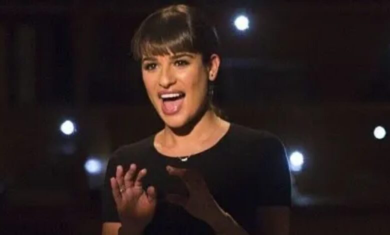Lea Michele rebate boato sobre leitura e confirma retorno como Rachel Berry
