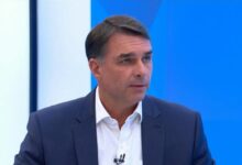 Transparência Internacional cobra Flávio Bolsonaro sobre R$ 13,7 milhões faturados por seu escritório enquanto era senador 2 Transparência Internacional cobra Flávio Bolsonaro por R$ 13,7 milhões faturados pelo escritório enquanto era senador